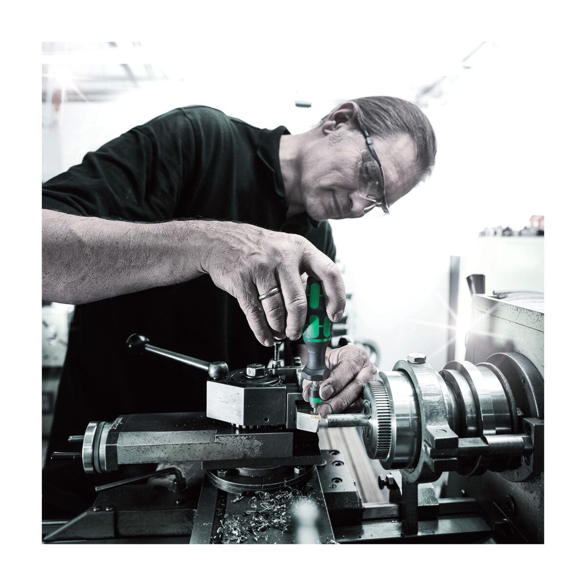 whilst being easy on the hand. Suitable for bits with 1/4" hexagon head drive as per DIN ISO 1173-C 6.3 and E 6.3 (ISO 1173).